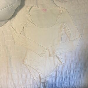 Pink Lily White Ribbed Scoop Neck Long Sleeve Bodysuit - Size Small